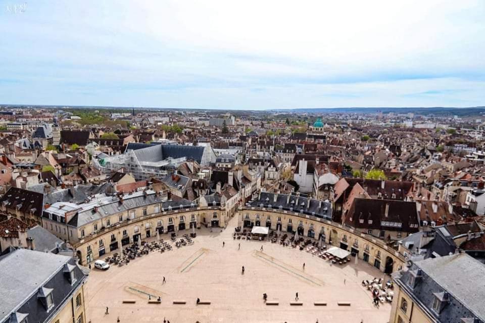 Rempart Tivoli Coeur De Ville Dijon Buitenkant foto